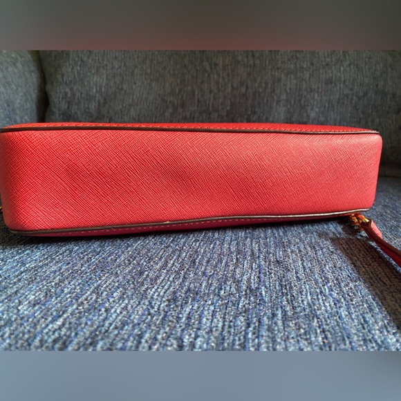 Michael Kors 🪸 Vibrant Coral 🪸 Crossbody Bag 💖 - Picture 4 of 10